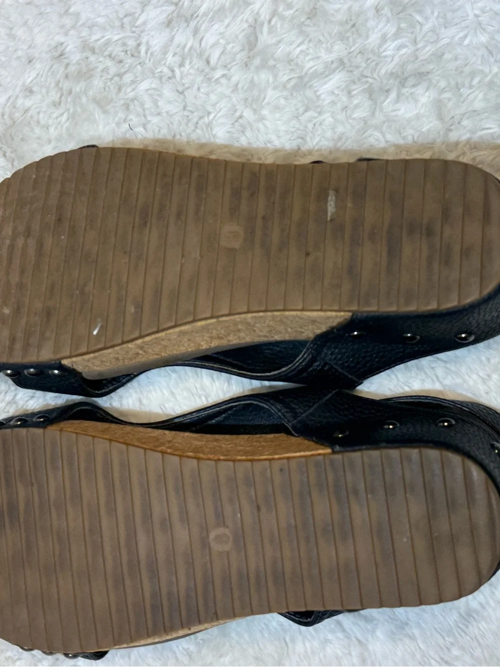 Boutique Corkys Volta wedge sandals in black size 8